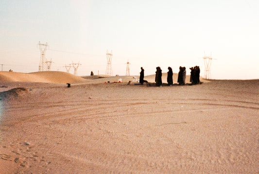 Entre ciel et sable - بين السماء والرمال